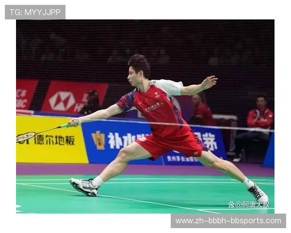 羽毛球赛场激烈对决 全民竞技新风尚 展现速度与技巧的极致较量