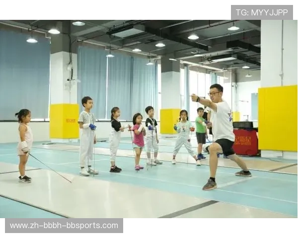 适合上身减脂的健身器材推荐：科学体育训练助力减脂