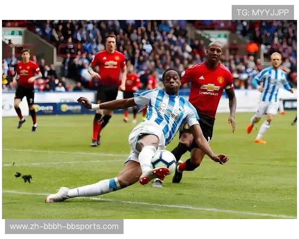 足球比赛中的边后卫助攻战术与进攻战术结合